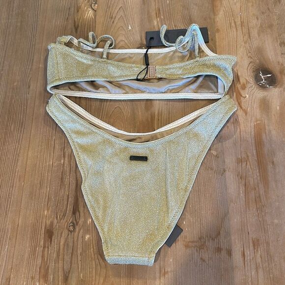 TRIANGL MICA CHEEKY GOLD SET NO BAG NEW WITH TAGS - Picture 5 of 8